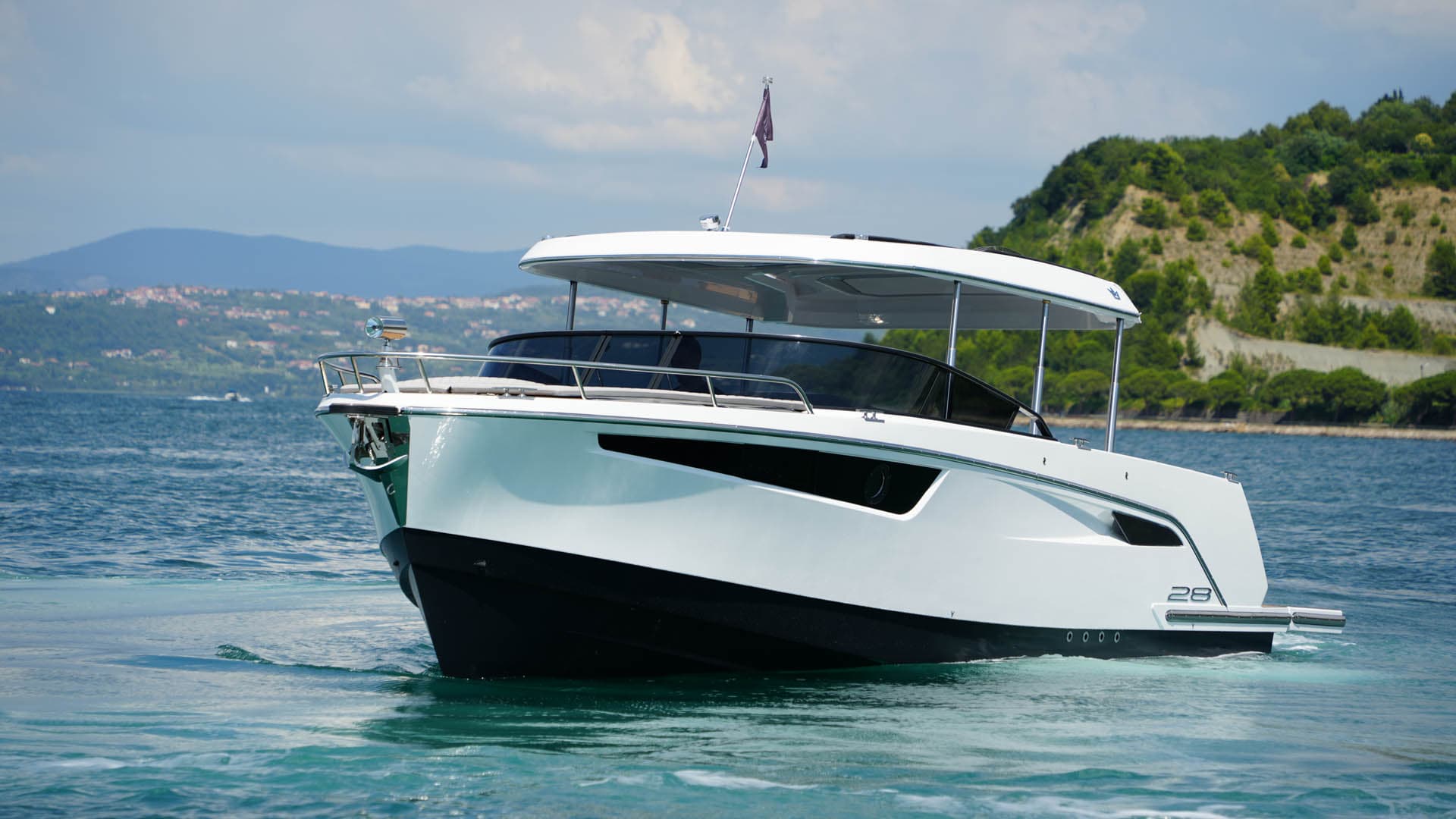 Alfastreet electric yacht